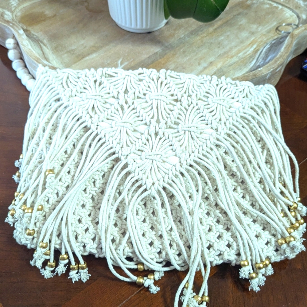 Shiraleah Cream Crochet Wristlet